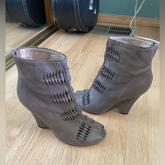 Sam Edelman Booties - Picture 3 of 5